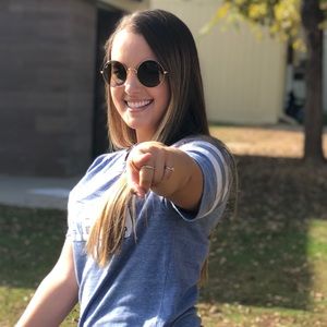 Meet your Posher, Mara